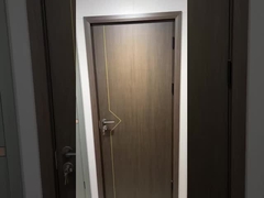 지속가능하고 친환경적인 WPC 홀드 도어